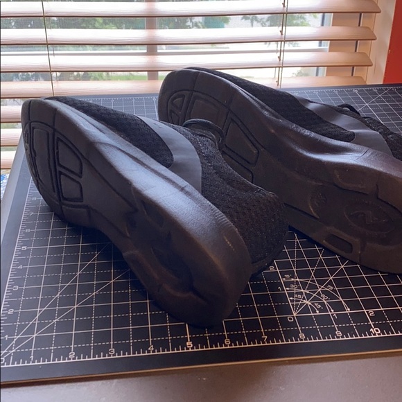 Athletic Shoes - Picture 5 of 6